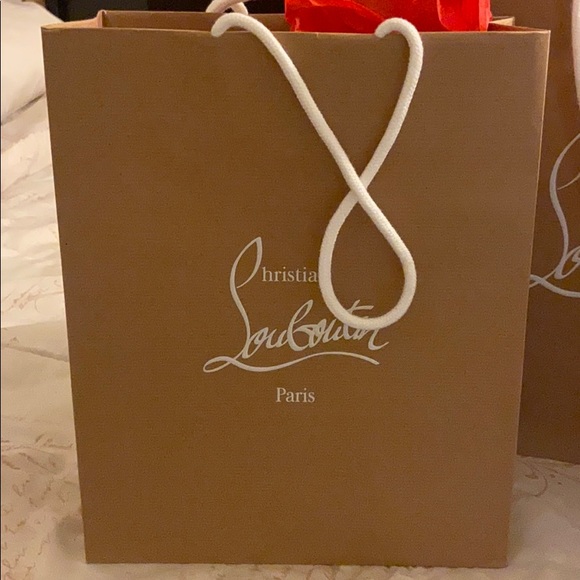 CL Shopping - Picture 2 of 3